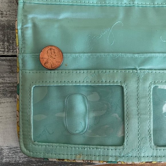 Vera Bradley Turn Lock Wallet Lemon Parfait - Picture 7 of 9